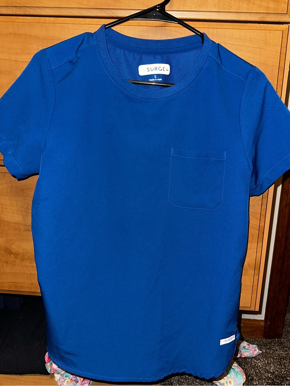 ReSurge Citrine Women's 1-Pocket Crew Neck Tuck In /Wear Out Scrub Top. Size Sm